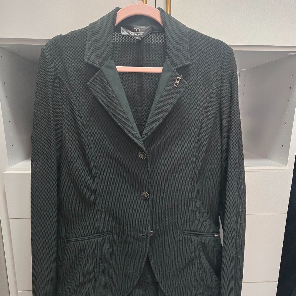 AA Motionlite Show Coat